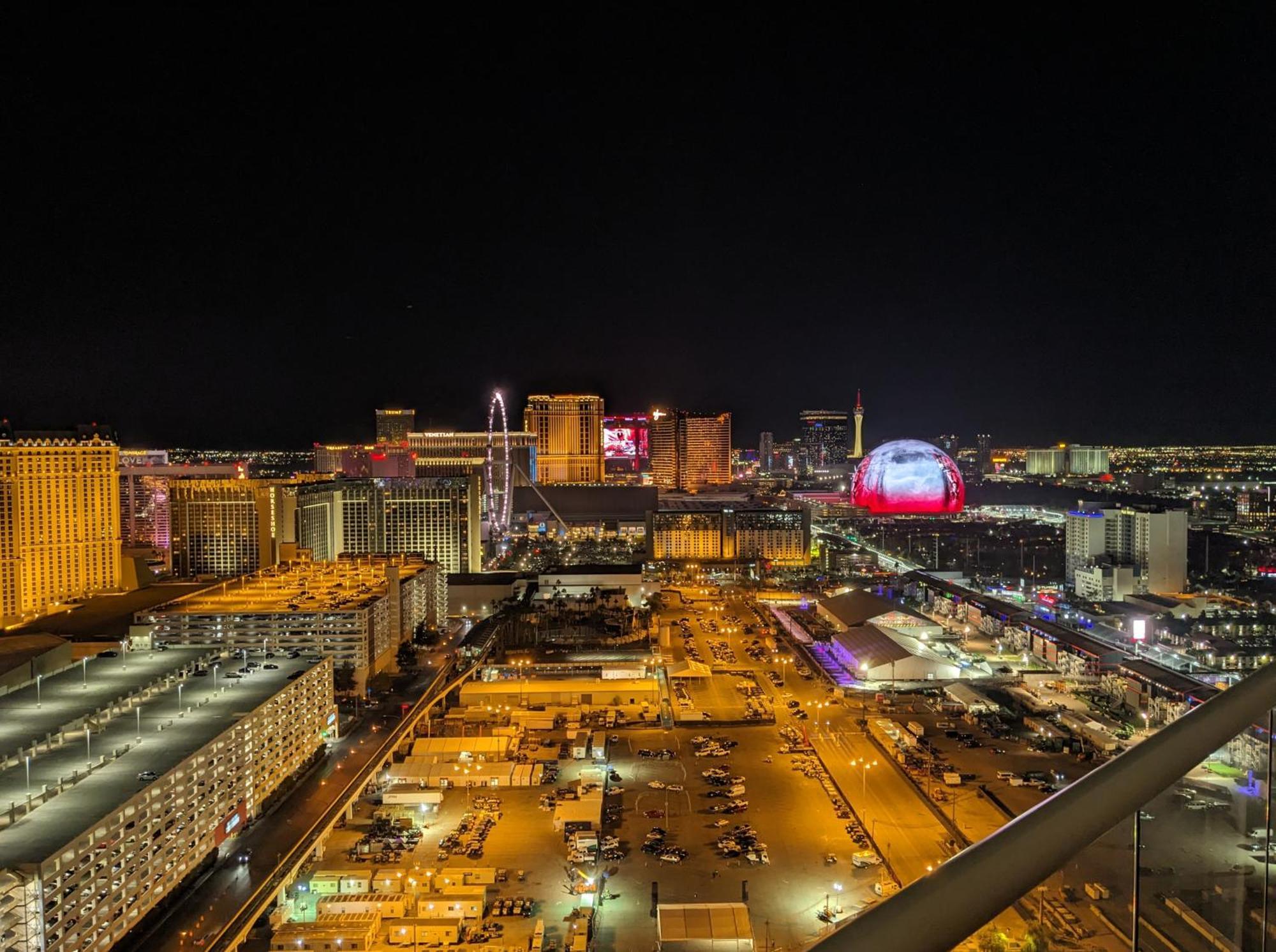 Penthouse Suite With Strip View At The Signature At Mgm Grand Лас-Вегас Екстер'єр фото